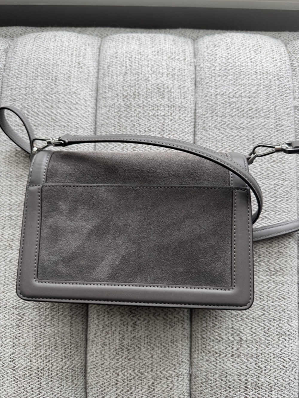 Kate Spade York Knot Suede crossbody - Picture 4 of 4